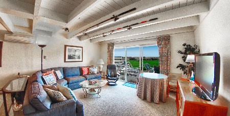 View of Living Room in Mattakesett Townhouse Plus Loft E4