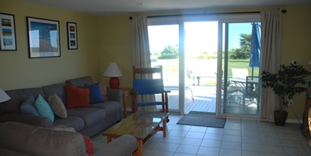 Overview of Living Room in Mattakesett Townhouse G8